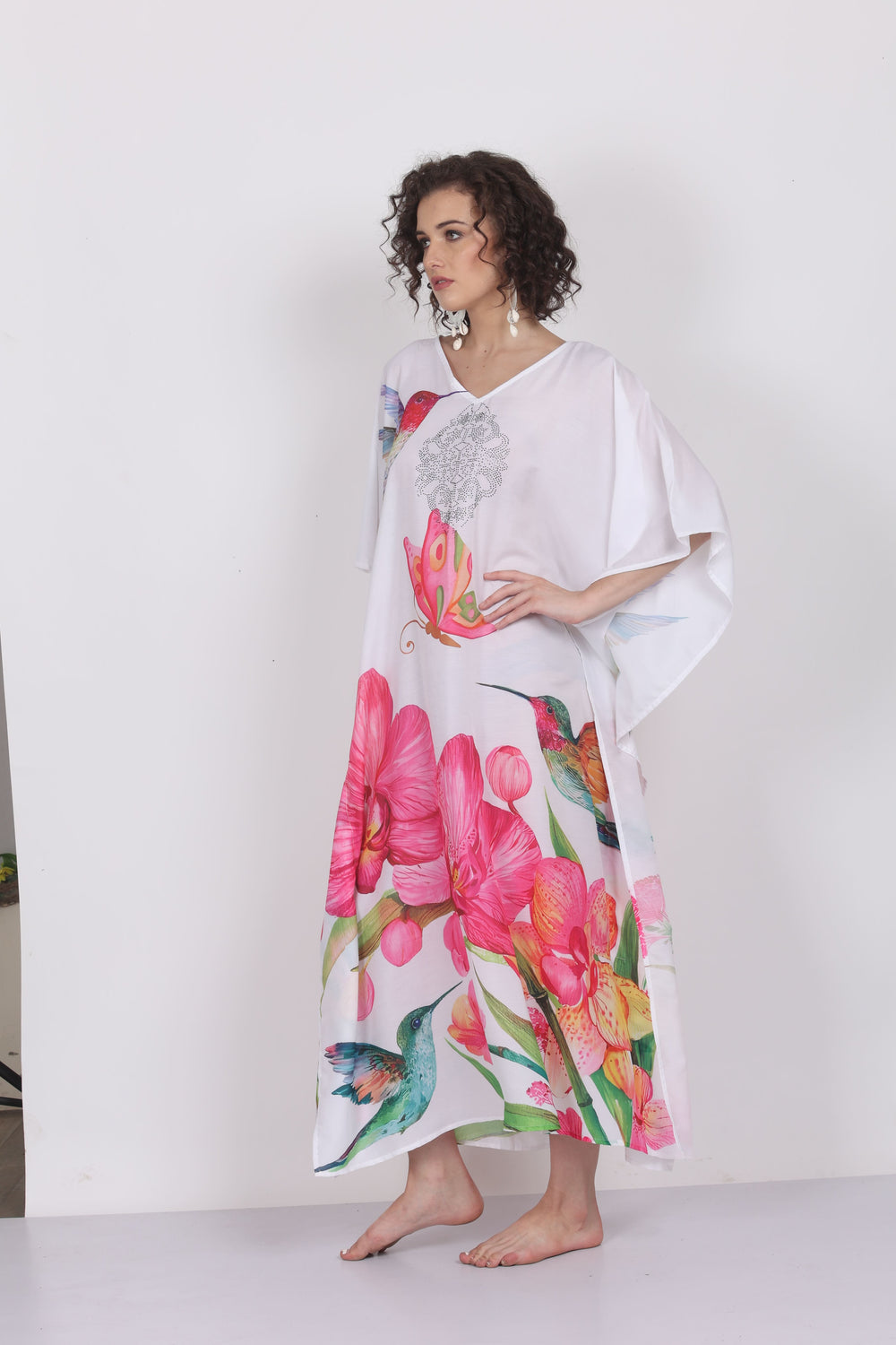 Blooming Canvas – Art-Inspired Floral Kaftan