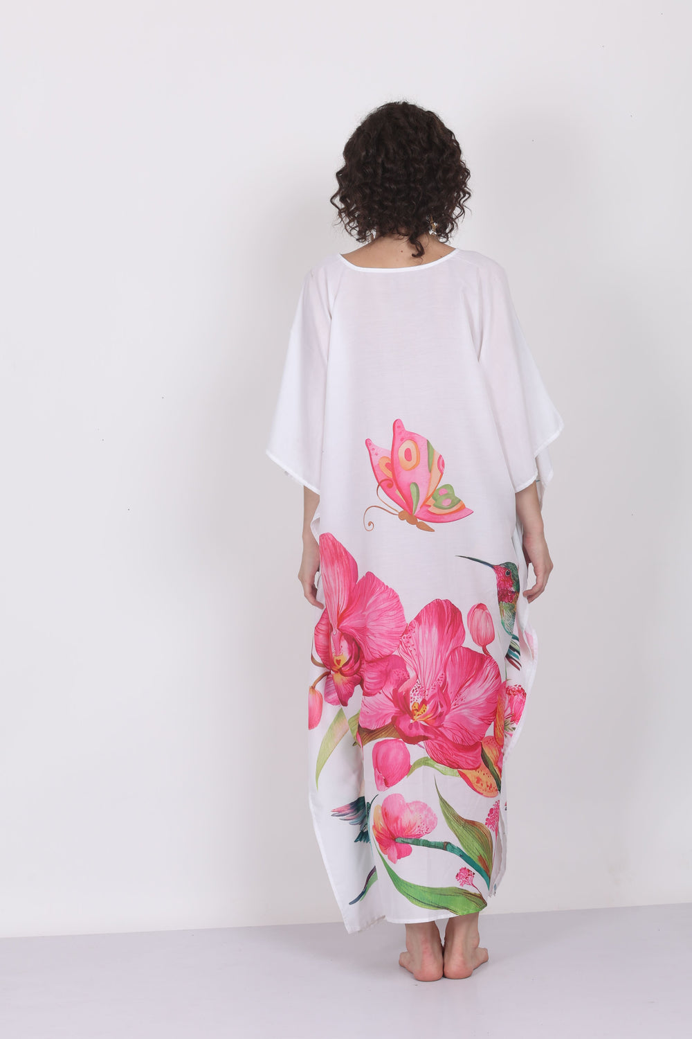 Blooming Canvas – Art-Inspired Floral Kaftan