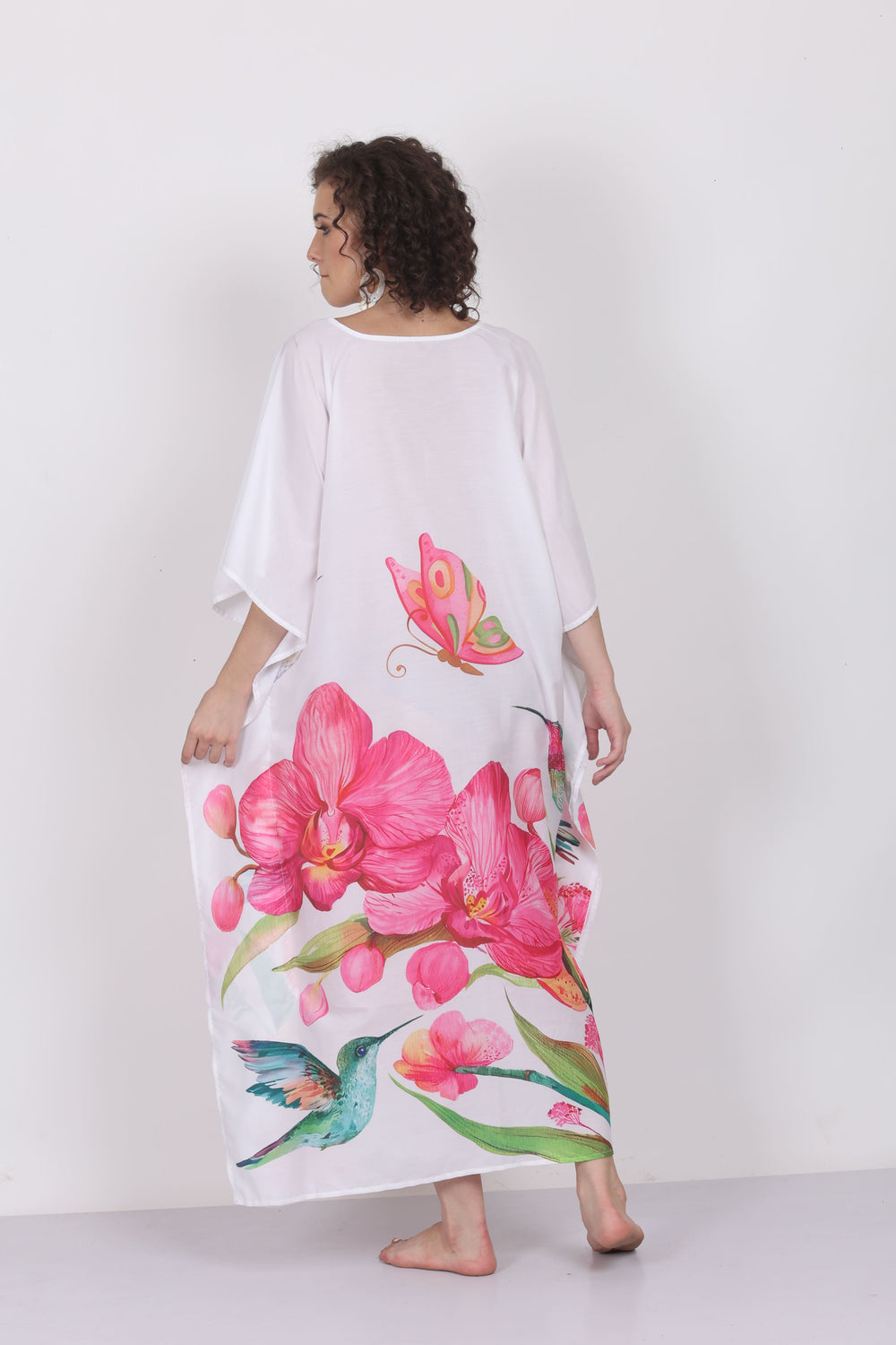 Blooming Canvas – Art-Inspired Floral Kaftan